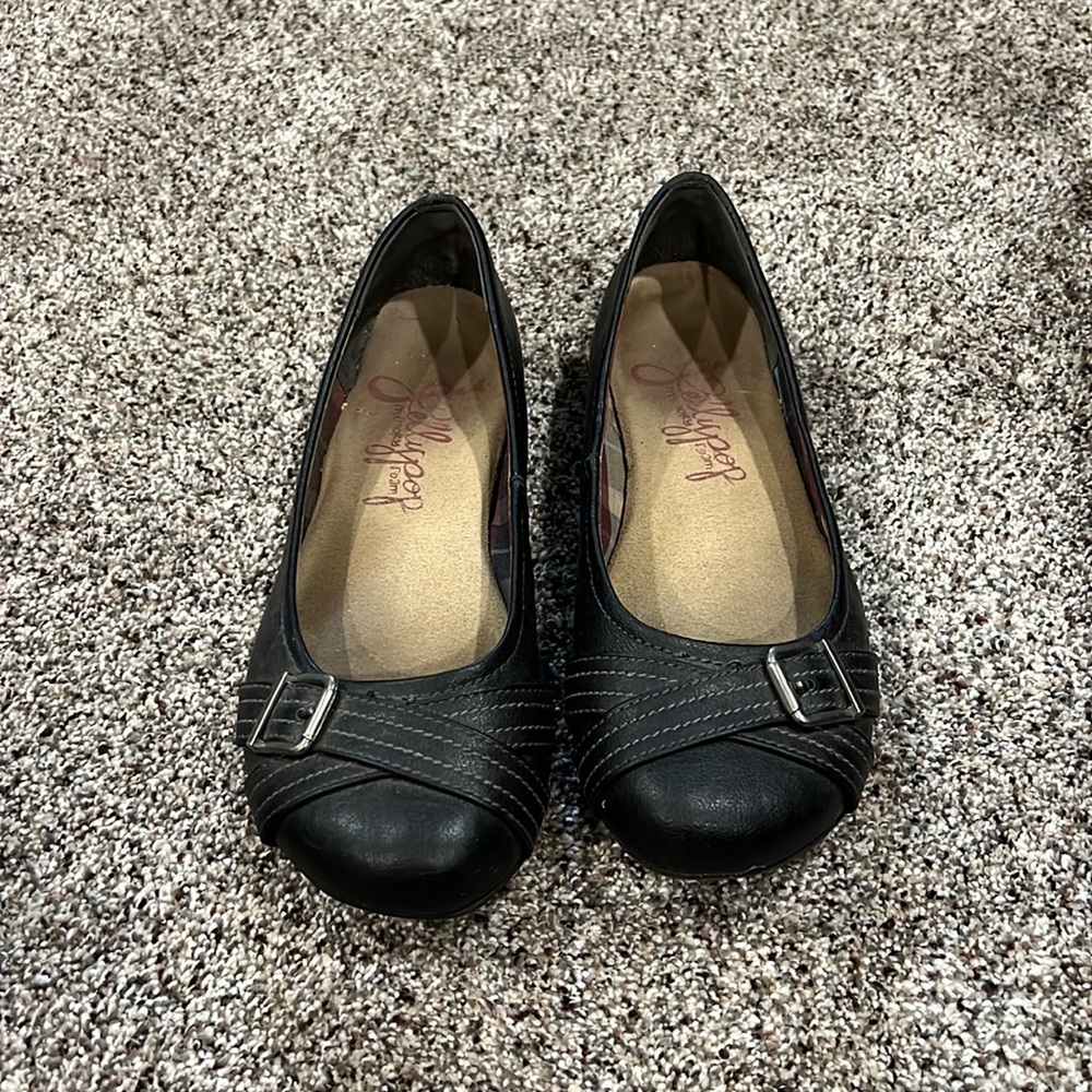 Women’s flats